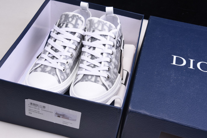 dr b23 homme kaws h903p167