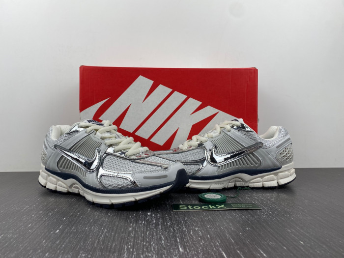 nike zoom vomero 5 photon dust metallic silver fd0884-025