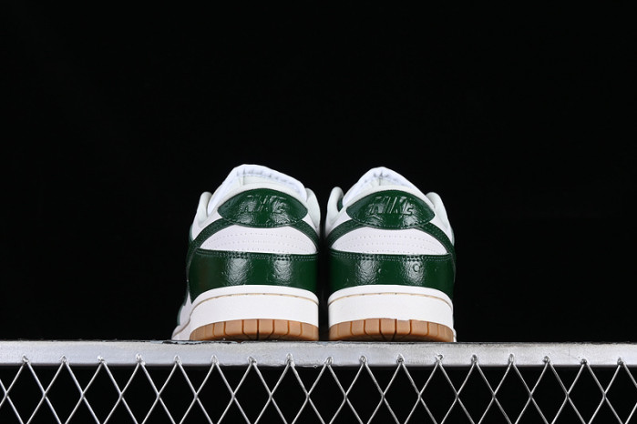 nike sb dunk low green ostrich gum fj2260-002