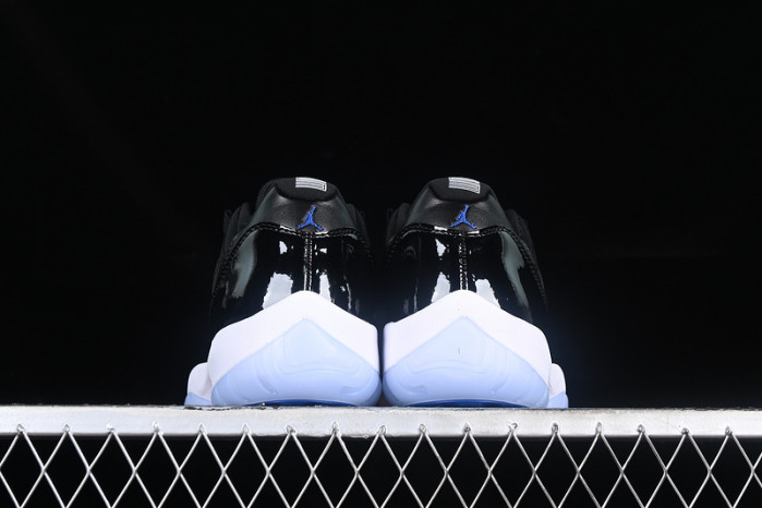 air jordan 11 “space jam" fv5104-004