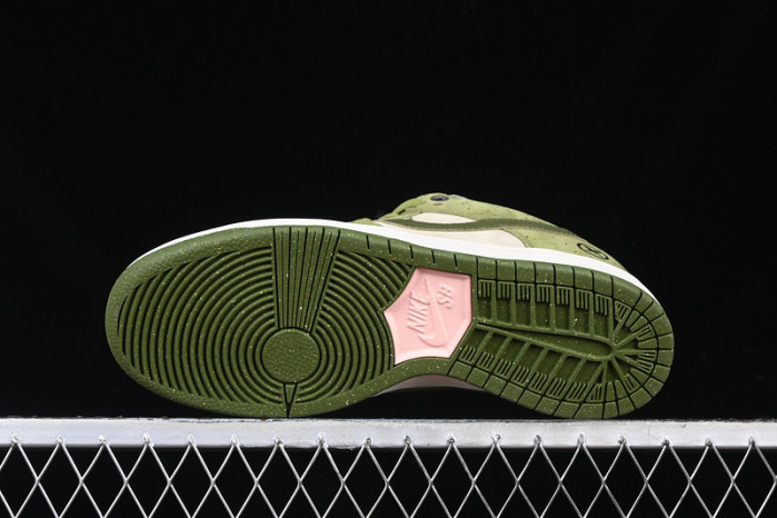 YUTO HORIGOME X NIKE SB DUNK LOW ASPARAGUS HF8022-300
