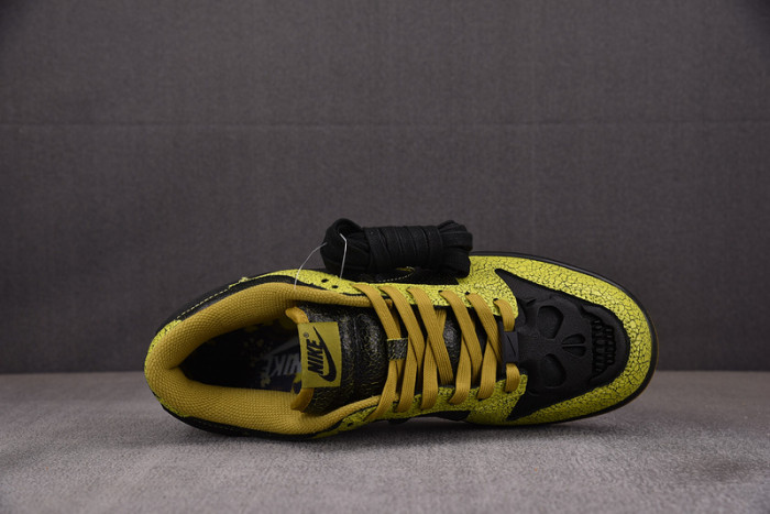 NIKE SB DUNK LOW HALLOWEEN SKULL HV6103-300