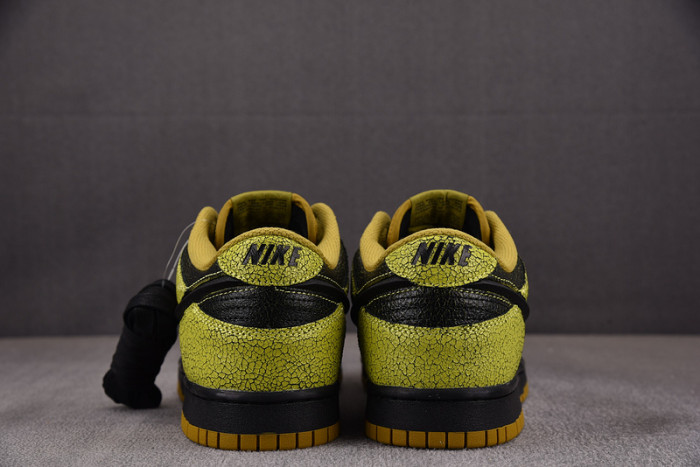 NIKE SB DUNK LOW HALLOWEEN SKULL HV6103-300