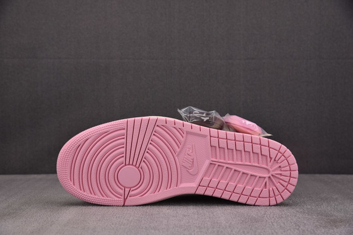 Air Jordan 1 Retro Low OG SP Travis Scott Shy Pink IQ7604-100