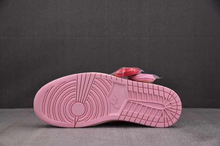 Air Jordan 1 Retro Low OG SP Travis Scott Shy Pink IQ7604-101