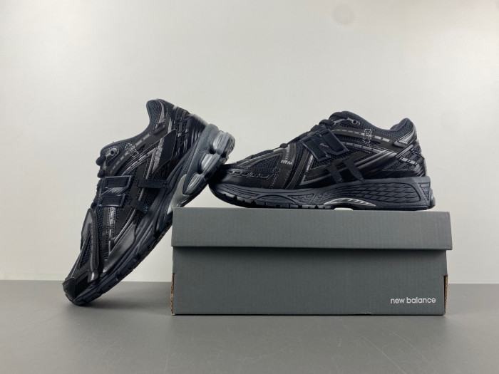 NEW BALANCE 1906A BLACK MEN