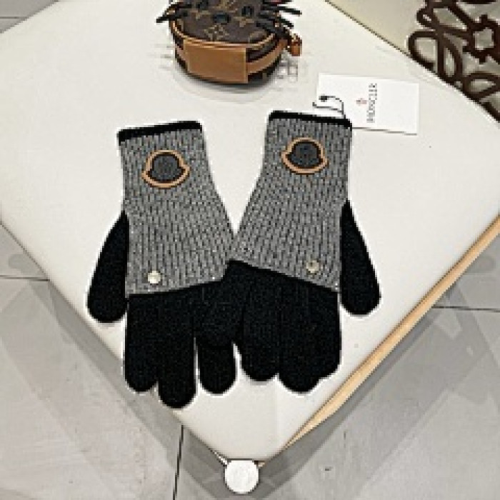 MONCLER GLOVES