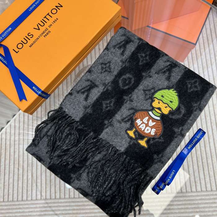 lu vi scarf
