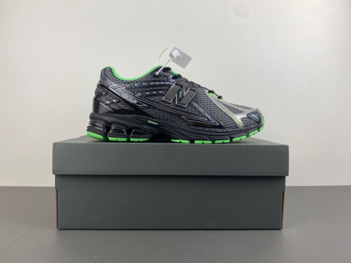 New Balance 1906R Dark Silver Metallic Lab Green U1906RCT