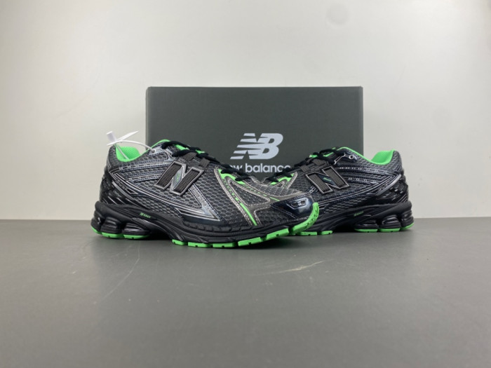 New Balance 1906R Dark Silver Metallic Lab Green U1906RCT