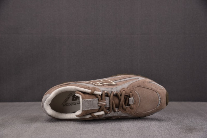 New Balance 204L Mushroom Arid Stone U204LMMA