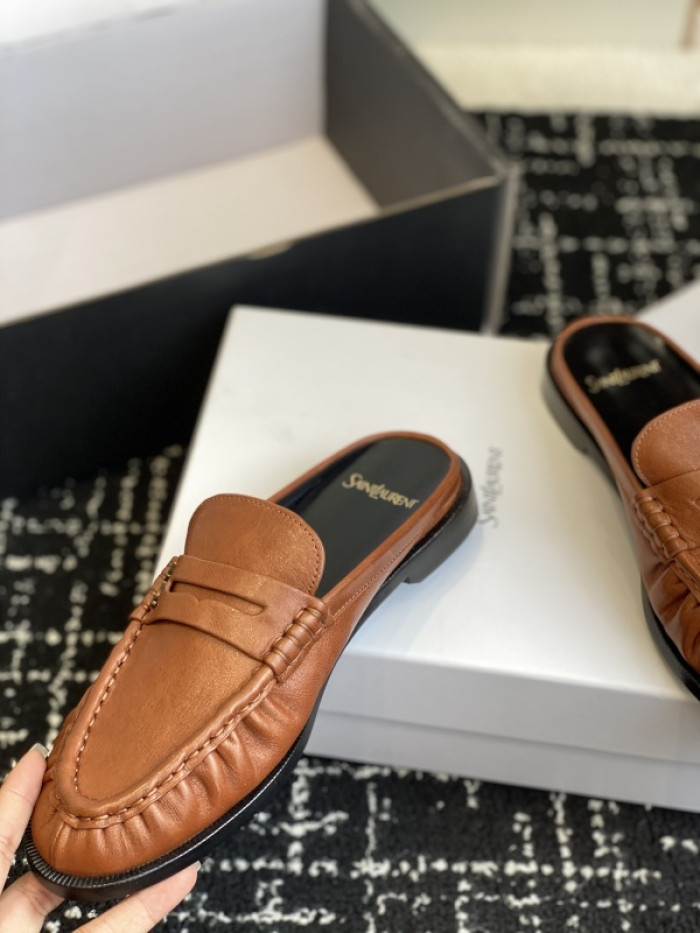 Y51 slipper loafer